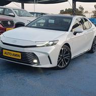 تویوتا کمری هیبرید 2025 سفید