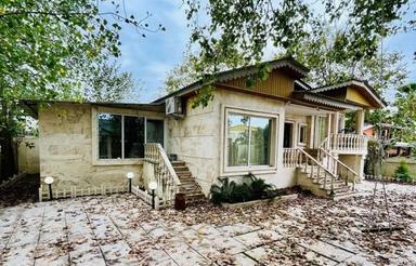 ویلاباغ استخردار700مترزمین سندتکبرگ عرصه عیان