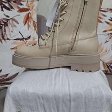 یک جفت پوتین دخترانه اورجینال کرم رنگ