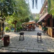 قلیان زن و سالن کار آقا با جای خواب