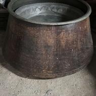 دیگ مسی بزرگ