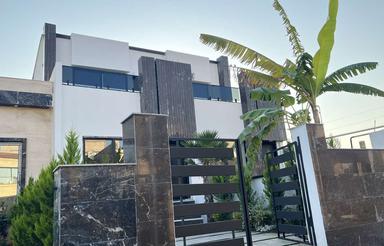 مجموعه از ساخت و پیمانکاری درجه یک با مهندس اداره مسکن