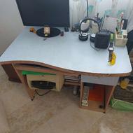 میز تحریر (میز کامپیوتر )