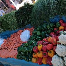 به یه نیروی کار(حرفه ای )در تره بار سبزی فروشی نیازمندیم