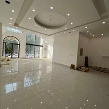 ملک تجاری/ 300 متر نوساز / کمربندی