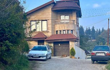 داخل بافت روستای ترم بعد شکتا ویلایی نشین