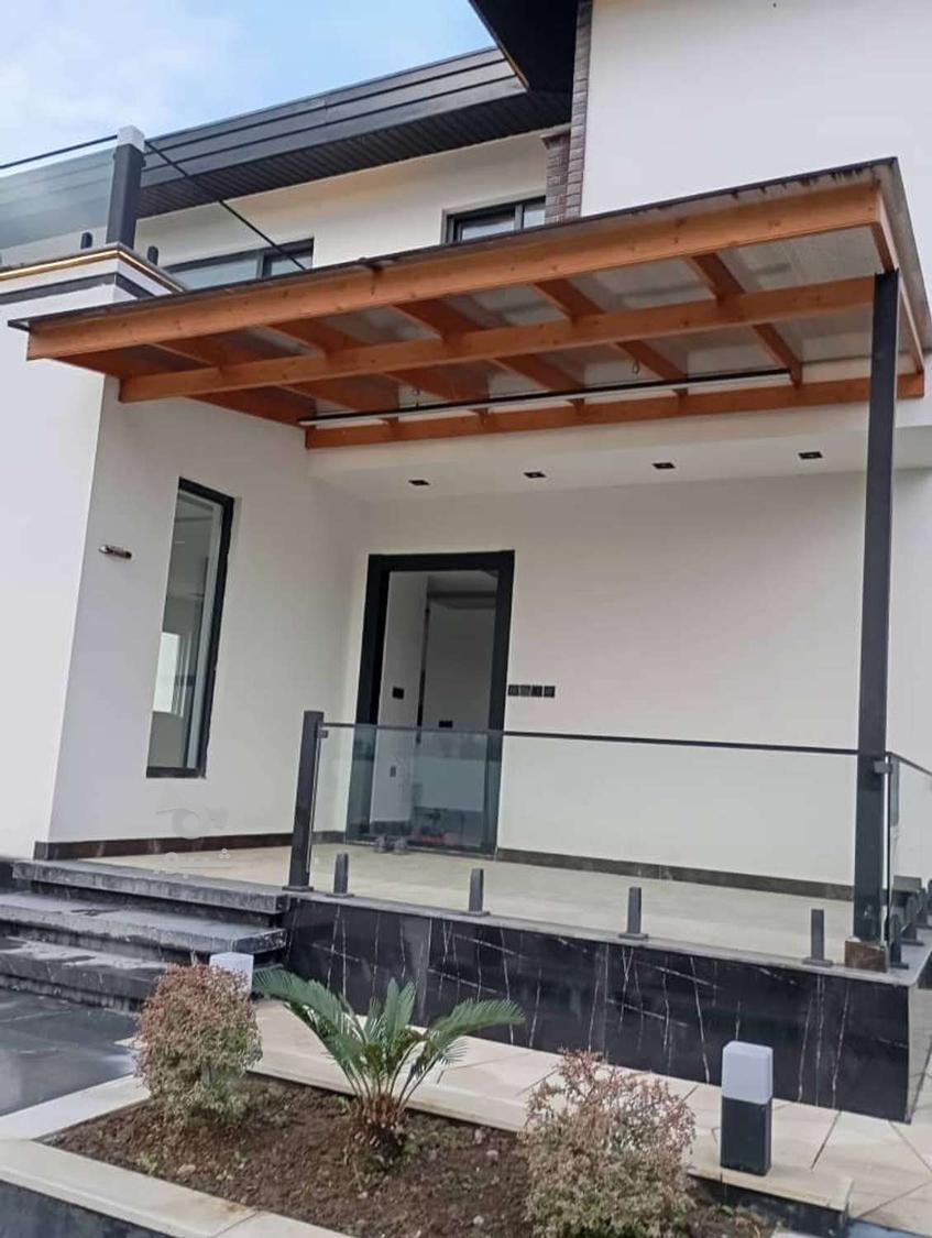 نردهای شیشه‌ای