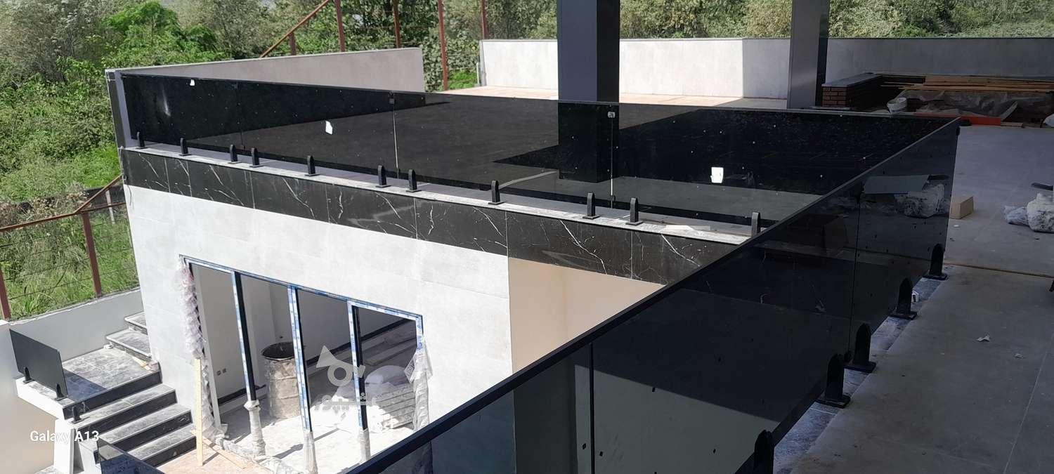 نردهای شیشه‌ای