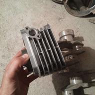 سر سیلندرو کاربرات سوزکی 200