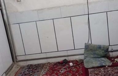 نزدیک ب خیابان اصلی و راه جدا