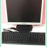 مانیتور سامسونگ 17 اینج و کیبورد