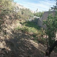 زمین وسط شهر