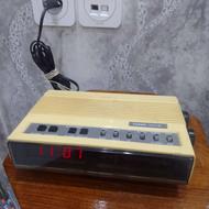 رادیو ساعت ژاپنی قدیمی تمیز و سالم