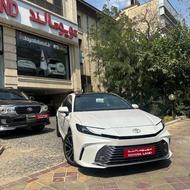 تویوتا کمری هیبرید 2025 سفید