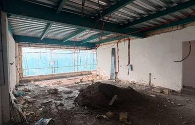 155 متری تک واحد بر استخر رو به ابشار