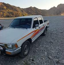 فروش فوری تویوتا دوکابین1389