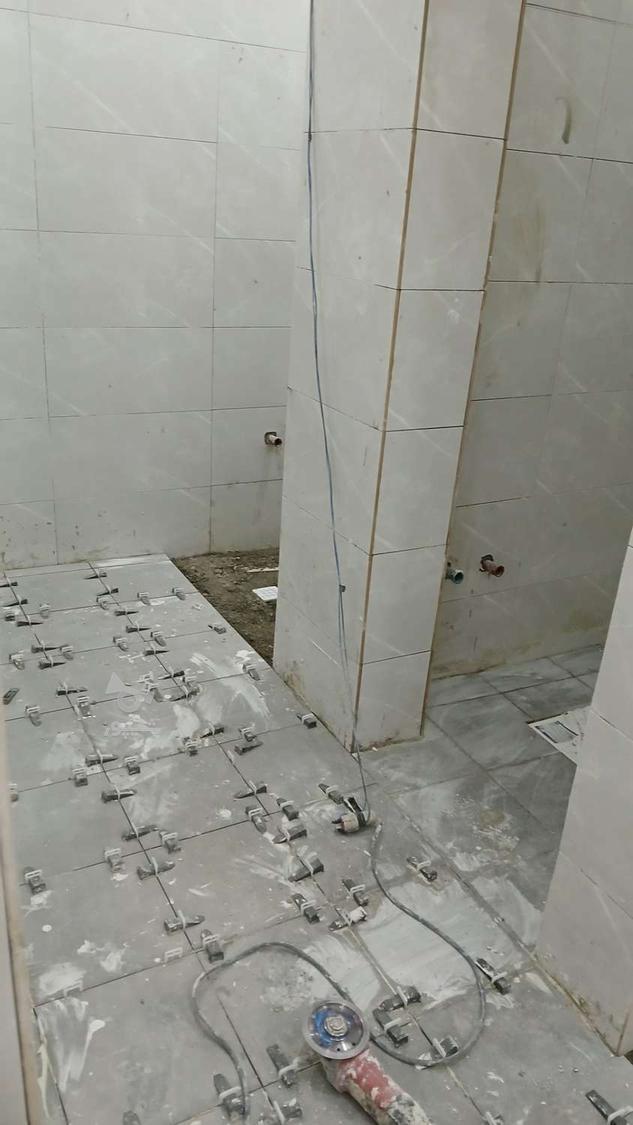 کارگر کاشی کاری - ابوالفضل