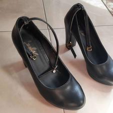 کفش زنانه مجلسی در حد نو برای سایز 38