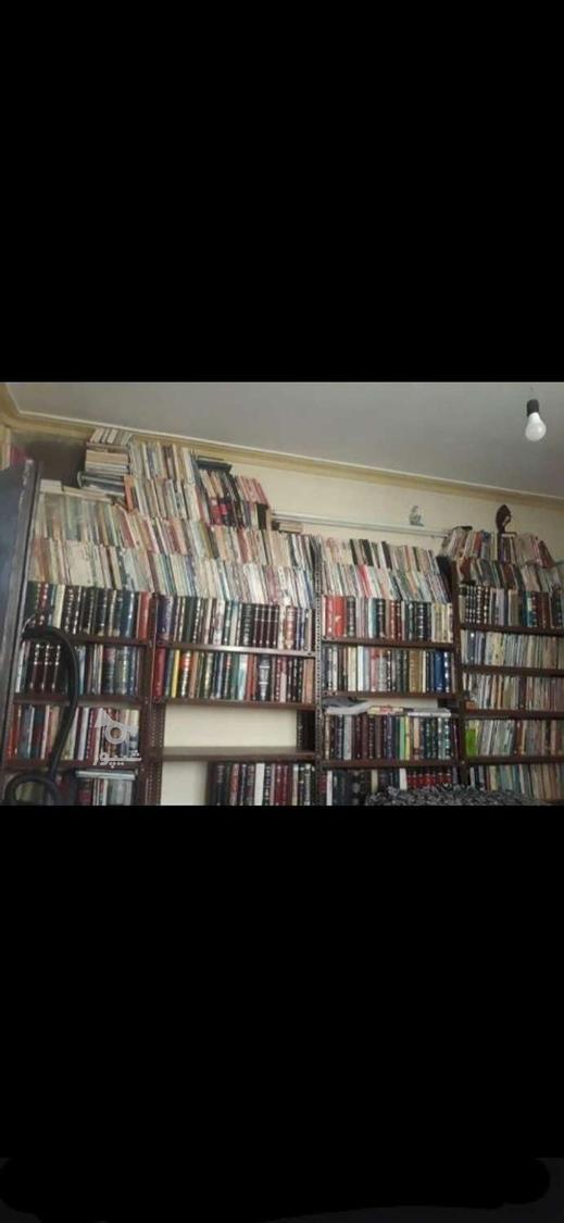 خریدار کارتون دفتر کتاب در محل