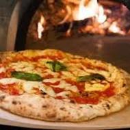 کار و استخدام آقای جوان در رستوران ایتالیایی فست فود