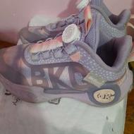 کفش ها بسیار تمیز در حد نو