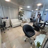 همکار باتجربه سالن زیبایی