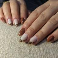 خدمات ناخن فقط 300