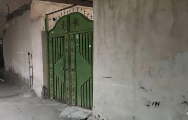 ملک به متراژ 241 که دو منزل در آن قرار دارد