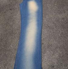 شلوار لی و کتون و کت و شلوار