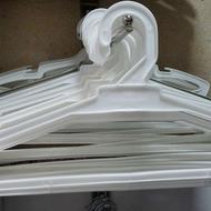 چوب لباسی سفید