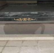 میز مشکی طلایی شیک