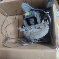 تعدادی وسایل کابین و موتور پژو