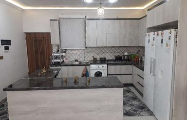 آپارتمان سه طبقه هر طبقه صد متر در مجموع 300 متر