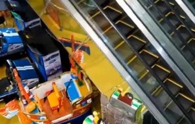 فروش مغازه در طبقه همکف در پاساژ آرمیتاژ طبرسی