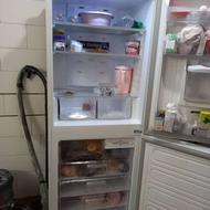 یک عدد یخچال فریزر پارس کارکرده باموتوربسیار عالی