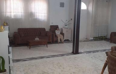 135مترخانه ویلایی درشهرک نصر همون کوزه گران بر خیابان اصلی