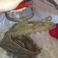 اتو زغالی با قدمت 60 ساله