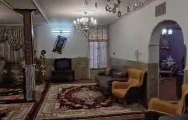 خانه ی ویلایی در روستای نزدیک پیشوا255متر