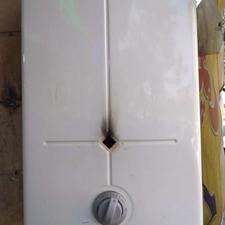 آبگرمکن دیواری بوتان مدل 3115 سالم به شرط تازه سرویس شده