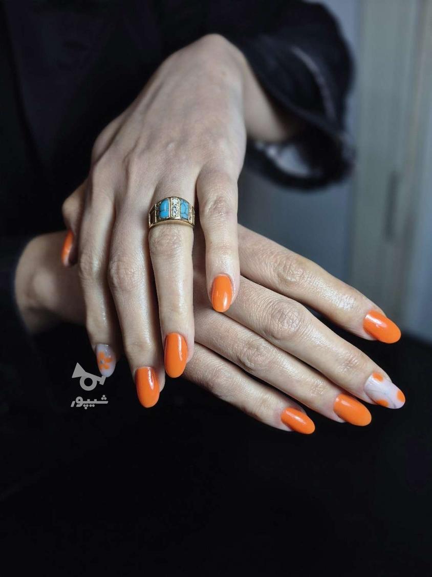 هرکسی که نیاز به دستیار ناخنکار داره - آیدا مهدوی