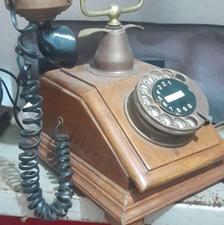 تلفن قدیمی زنگوله دار....