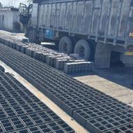 بلوک سیمانی ته پر سه سوراخ