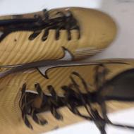 کفش ورزشی درجه یک بدون پارکی و زیره میخی