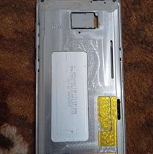 نیازمند تاج و ال سی دی گوشی سامسونگ