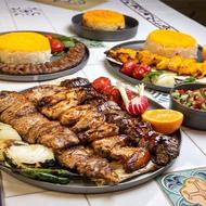 رستوران غذا حاضر است