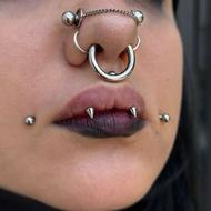 انجام خدمات پیرسینگ،پانچ و...تخصصی،استریل و تخت نظر پزشک.