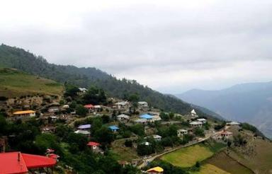 زمین 272 متر واقع در روستای ممشی نرسیده به آلاشت