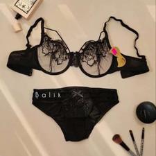 ست لباس زیر زنانه