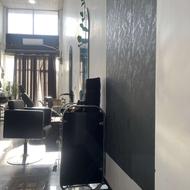 به یک خانم مسلط به بند و کارهای اولیه سالن نیازمندم