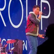 خواننده هستم با سابقه کار خارج از کشور